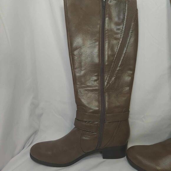 Unisa Women boots size 9 brown zipper excellent condition heel buckle wide calf - Picture 10 of 11